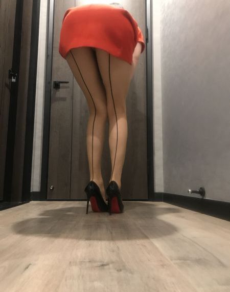 大胸女邻居