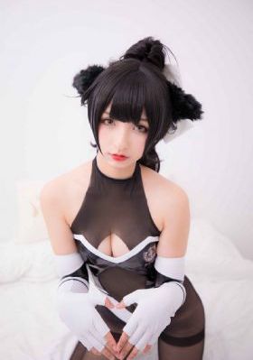 黄8昂